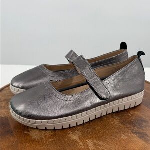 Glolily Shoes Wm 10M Elle Mary Jane Pewter Shine Comfort Orthotic Lightweight